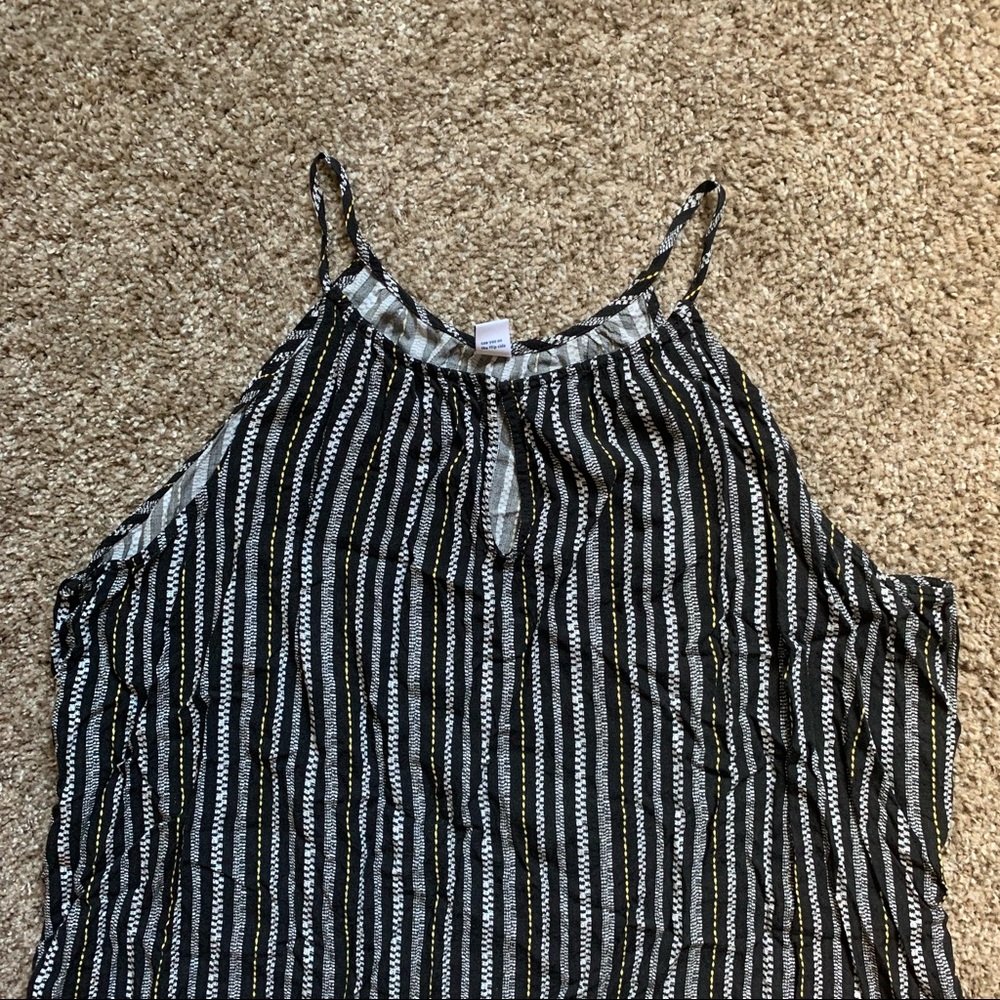 🌟2/$10🌟 Old Navy Black/White Halter Tank Top